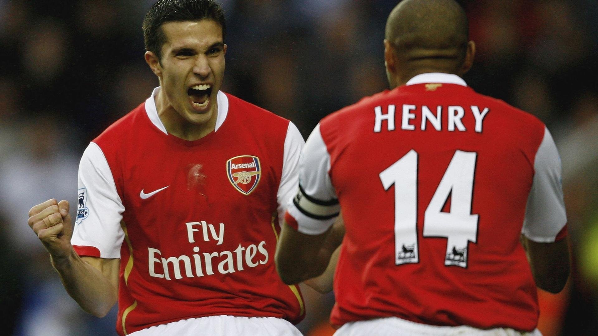 球队在比赛中以出色战术纪律控制对手攻势,球队纪律强调